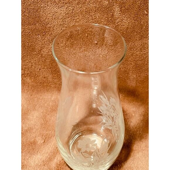 Vintage , Mid-Century Pasabahce Turkish Glass Etched Floral Design 7" Vase - Picture 3 of 4